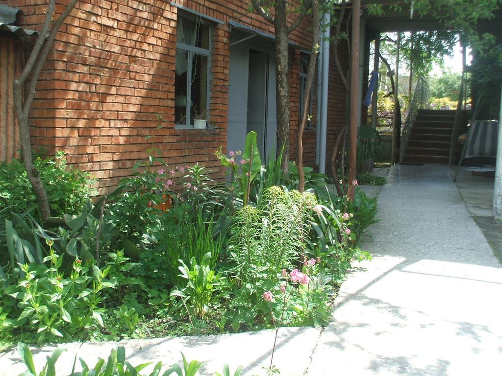 Tlt Guest House Телави Стая снимка