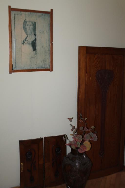 Tlt Guest House Телави Екстериор снимка