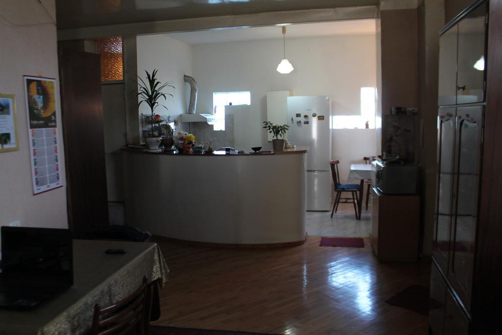 Tlt Guest House Телави Екстериор снимка