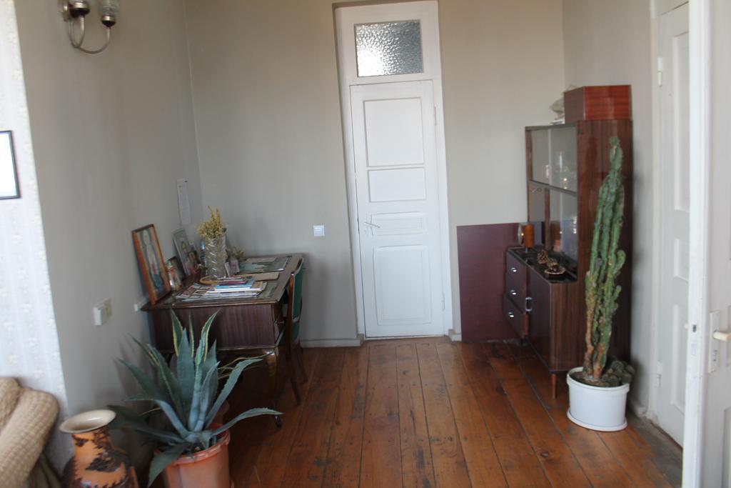 Tlt Guest House Телави Екстериор снимка