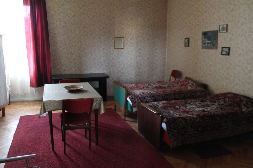 Tlt Guest House Телави Екстериор снимка