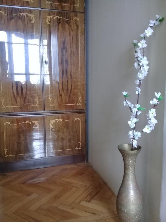 Tlt Guest House Телави Екстериор снимка